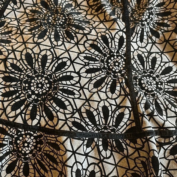 NWT Gray Black Skirt Velvet pattern Zip Side Women’s Sz 8 - Picture 6 of 8